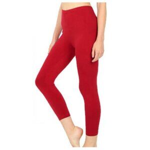 Ruby red silky seamless 3/4 length leggings size L/XL